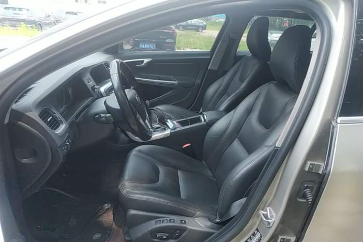 Used Volvo V60 2015 T5 Zhiyi Edition Left Front Seat