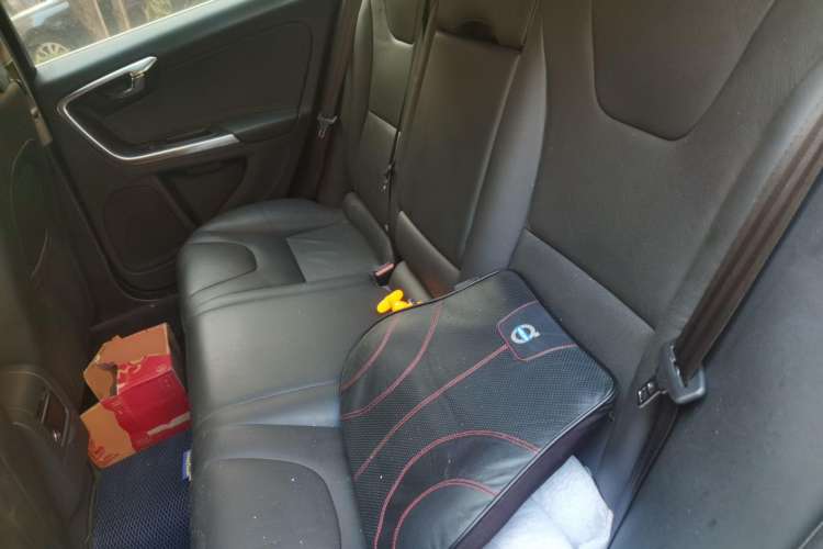 Used Volvo V60 2015 T5 Zhiyi Edition Left Rear Seat