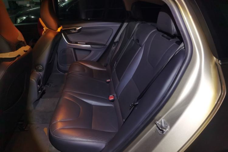 Used Volvo V60 2015 T5 Zhiyi Edition Left Rear Seat