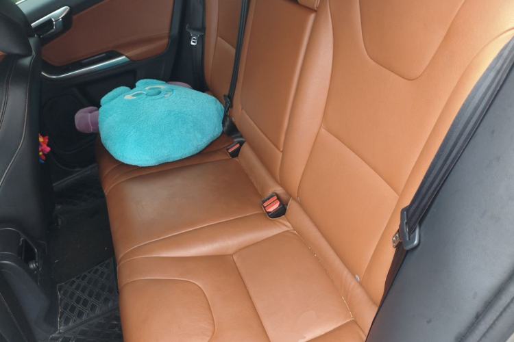 Used Volvo V60 2015 T5 Zhiyi Edition Left Rear Seat