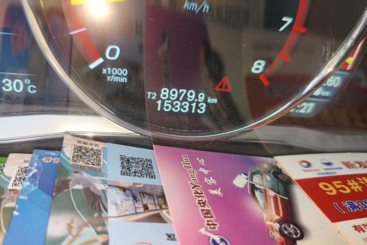 Used Volvo V60 2015 T5 Zhiyi Edition Odometer Close Up
