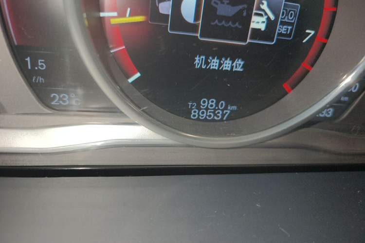 Used Volvo V60 2015 T5 Zhiya Edition Odometer Close Up