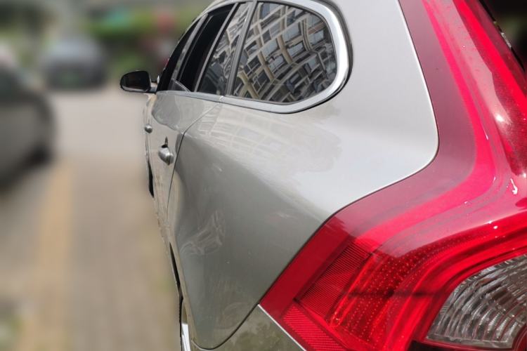 Used Volvo V60 2015 T5 Zhiya Edition Rear Left 45 Deg