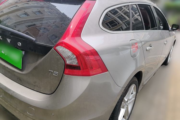 Used Volvo V60 2015 T5 Zhiya Edition Rear Right 45 Deg
