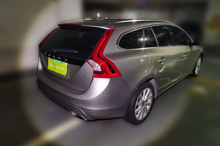 Used Volvo V60 2015 T5 Zhiyi Edition Rear Right 45 Deg