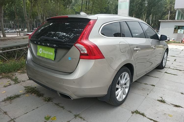 Used Volvo V60 2015 T5 Zhiyi Edition Rear Right 45 Deg