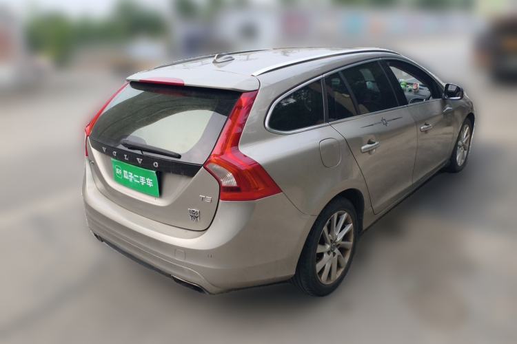 Used Volvo V60 2015 T5 Zhiyi Edition Rear Right 45 Deg