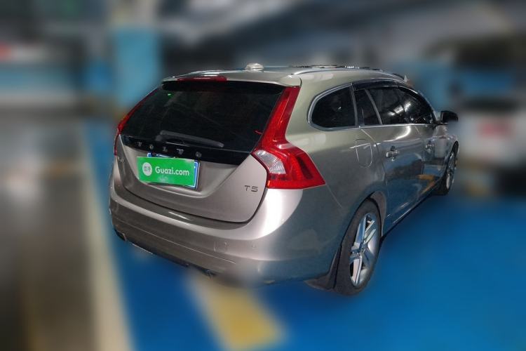 Used Volvo V60 2015 T5 Zhiya Edition Rear Right 45 Deg