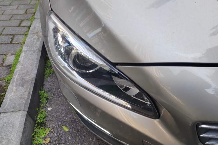Used Volvo V60 2015 T5 Zhiya Edition Right Front Headlight