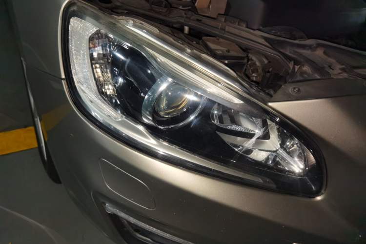 Used Volvo V60 2015 T5 Zhiyi Edition Right Front Headlight