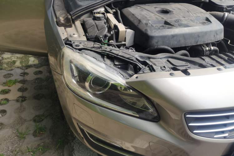 Used Volvo V60 2015 T5 Zhiyi Edition Right Front Headlight