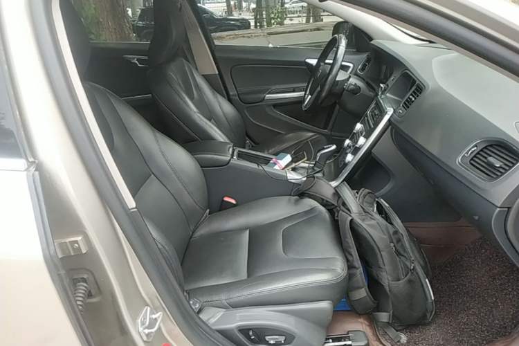 Used Volvo V60 2015 T5 Zhiyi Edition Right Front Seat