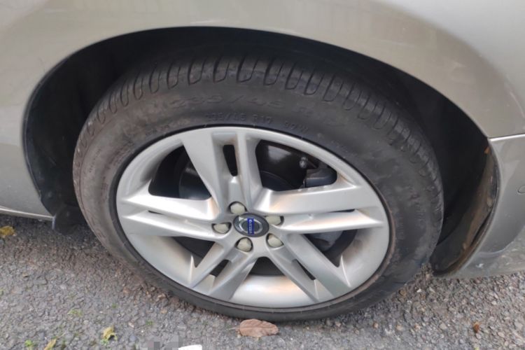 Used Volvo V60 2015 T5 Zhiya Edition Right Front Wheel Hub
