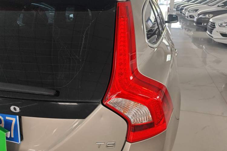 Used Volvo V60 2015 T5 Zhiya Edition Right Rear Taillight