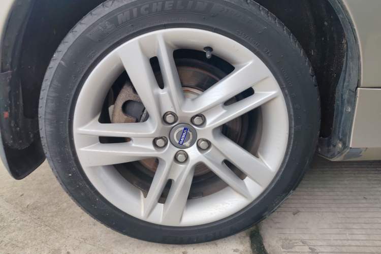 Used Volvo V60 2015 T5 Zhiya Edition Right Rear Wheel Hub