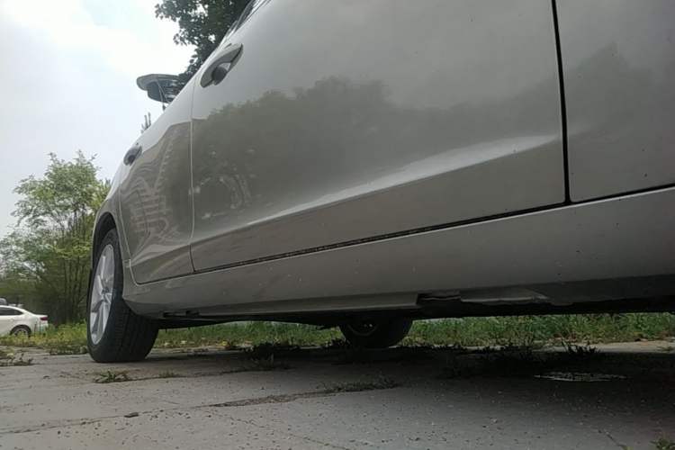 Used Volvo V60 2015 T5 Zhiyi Edition Right Side Sill