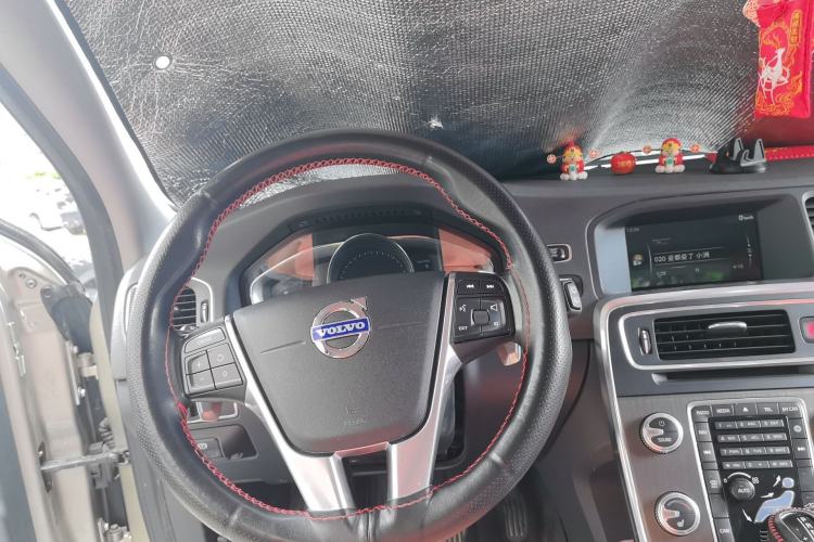 Used Volvo V60 2015 T5 Zhiya Edition Steering Wheel