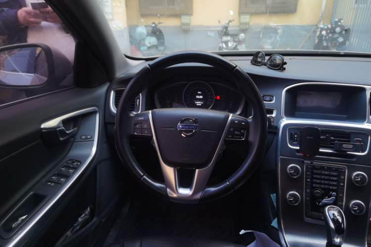 Used Volvo V60 2015 T5 Zhiyi Edition Steering Wheel