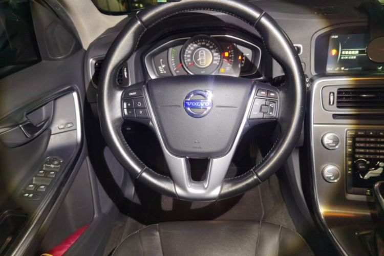 Used Volvo V60 2015 T5 Zhiyi Edition Steering Wheel