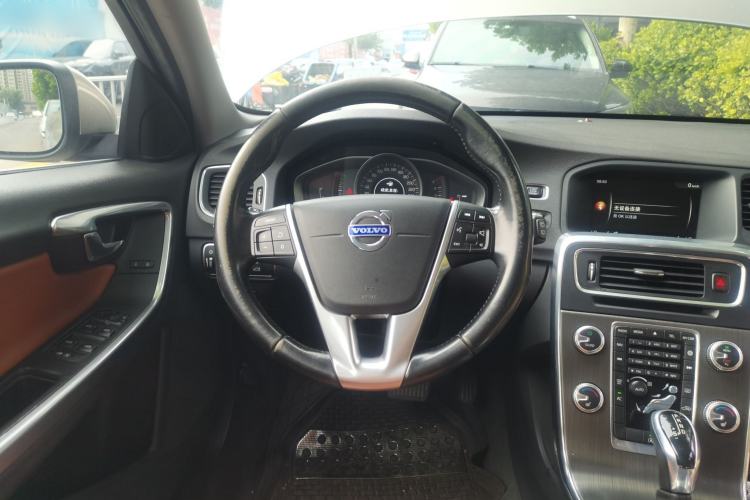 Used Volvo V60 2015 T5 Zhiyi Edition Steering Wheel