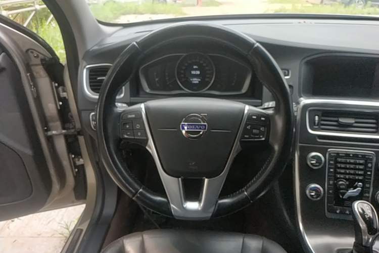 Used Volvo V60 2015 T5 Zhiyi Edition Steering Wheel