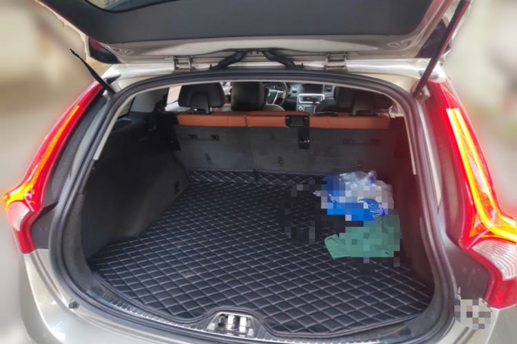 Used Volvo V60 2015 T5 Zhiya Edition Trunk