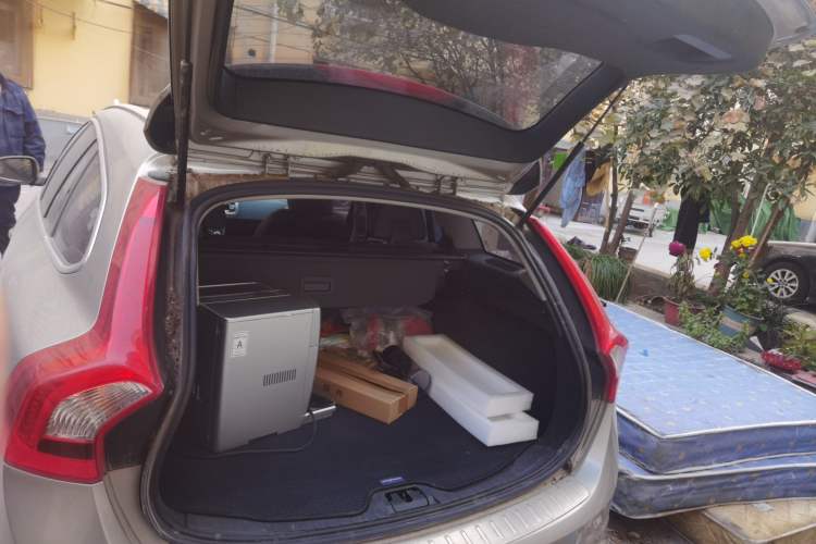 Used Volvo V60 2015 T5 Zhiyi Edition Trunk