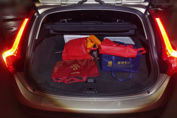 Used Volvo V60 2015 T5 Zhiyi Edition Trunk