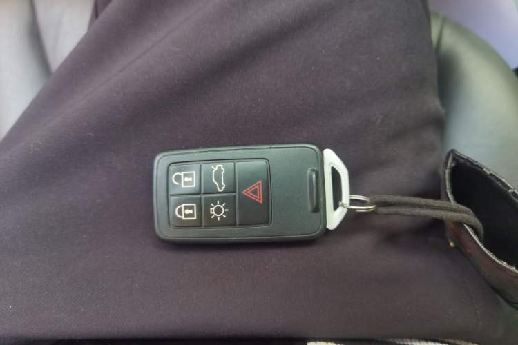 Used Volvo V60 2015 T5 Zhiyi Edition Vehicle Key