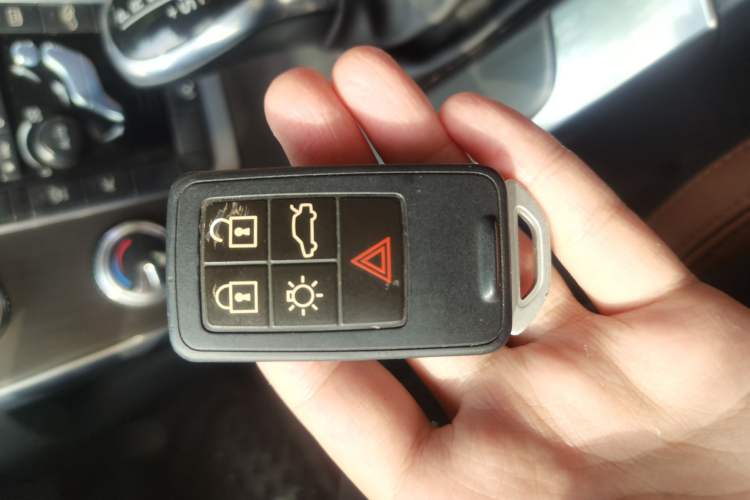 Used Volvo V60 2015 T5 Zhiyi Edition Vehicle Key