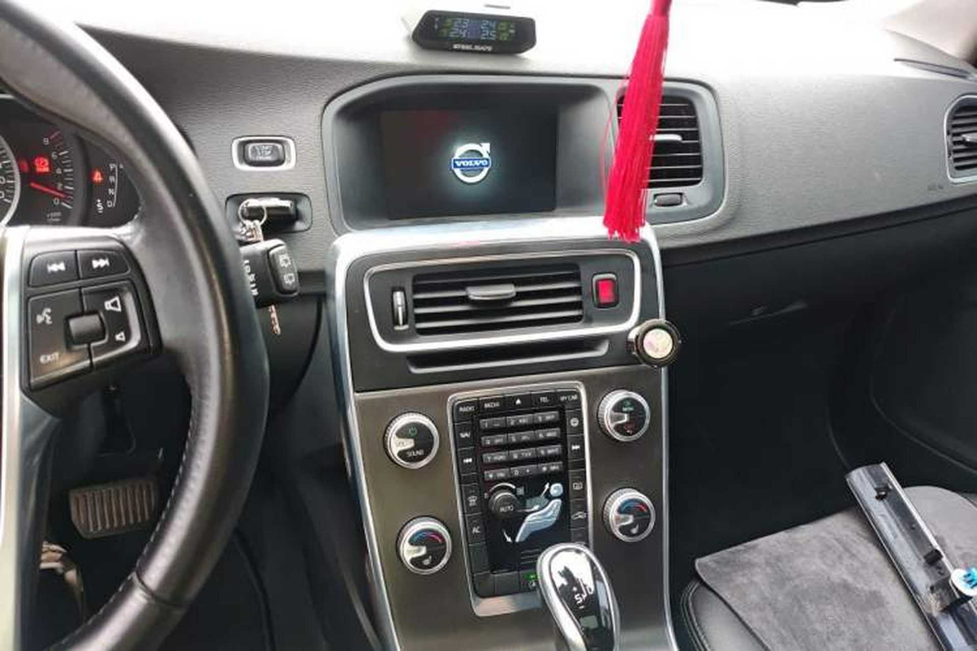 Used Volvo V60 2015 T5 Zhiyi Edition Audio And AC Panel
