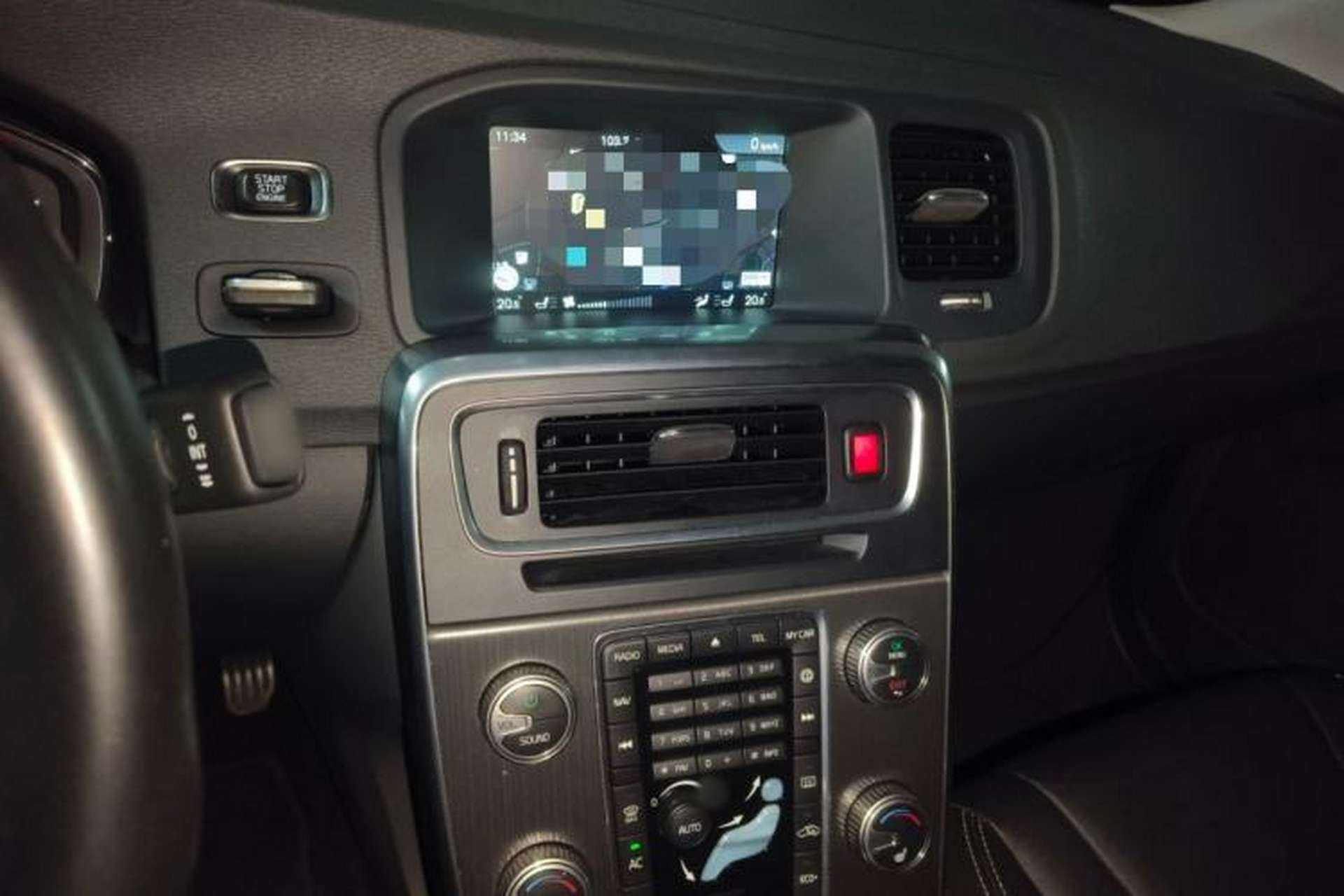 Used Volvo V60 2015 T5 Zhiya Edition Audio And AC Panel