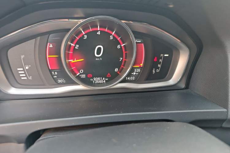Used Volvo V60 2015 T5 Zhiyi Edition Audio And AC Panel