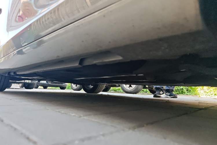 Used Volvo V60 2015 T5 Zhiyi Edition Chassis Front Right