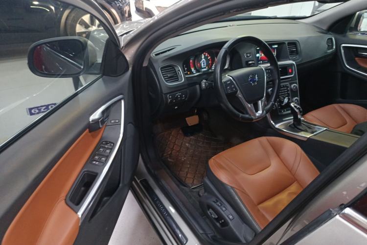 Used Volvo V60 2015 T5 Zhiya Edition Driver Seat