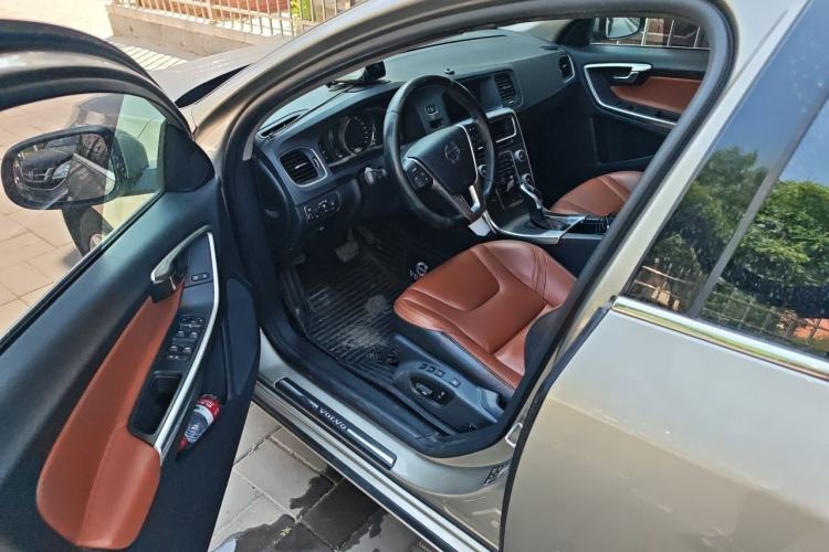 Used Volvo V60 2015 T5 Zhiyi Edition Driver Seat