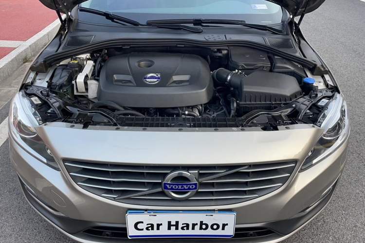 Used Volvo V60 2015 T5 Zhiyi Edition Engine Bay