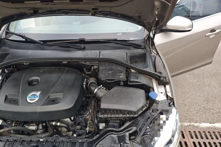 Used Volvo V60 2015 T5 Zhiyi Edition Engine Bay Left