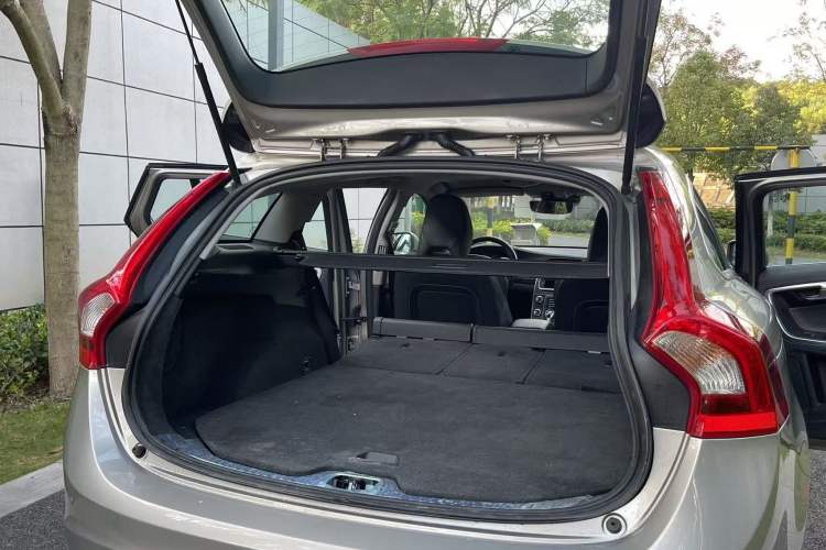 Used Volvo V60 2015 T5 Zhiya Edition Exterior 10