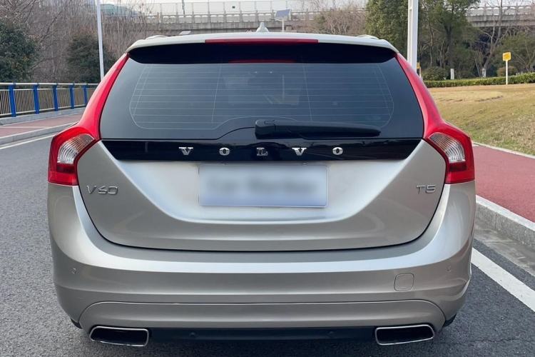 Used Volvo V60 2015 T5 Zhiyi Edition Exterior 3