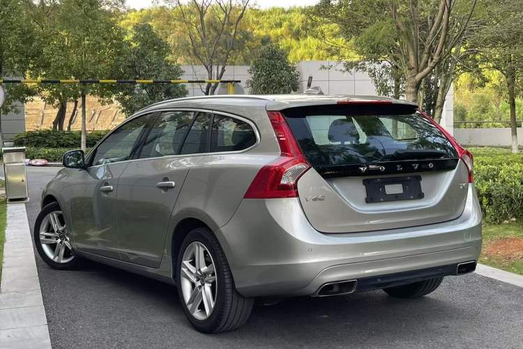 Used Volvo V60 2015 T5 Zhiya Edition Exterior 4