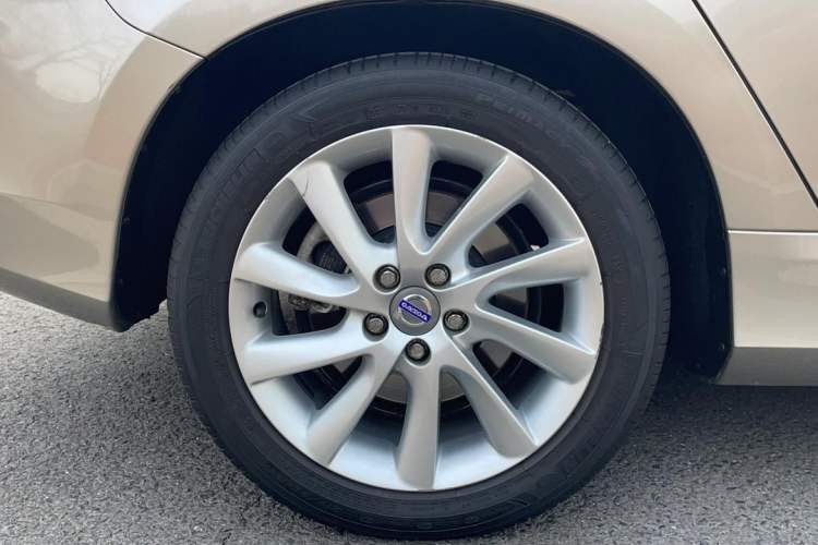 Used Volvo V60 2015 T5 Zhiyi Edition Exterior 5