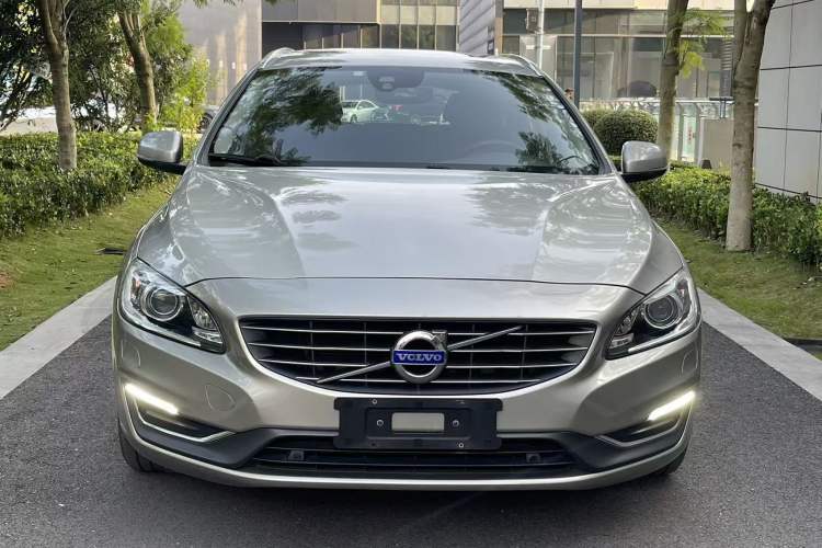 Used Volvo V60 2015 T5 Zhiya Edition Exterior 6