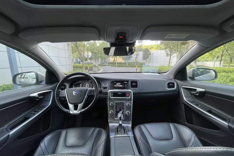 Used Volvo V60 2015 T5 Zhiya Edition Exterior 8