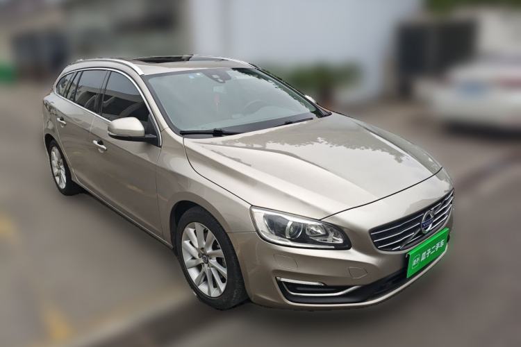 Used Volvo V60 2015 T5 Zhiyi Edition Front Right 45 Deg
