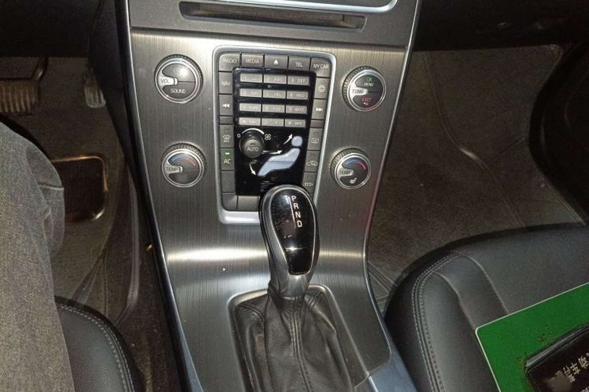 Used Volvo V60 2015 T5 Zhiyi Edition Gear Lever