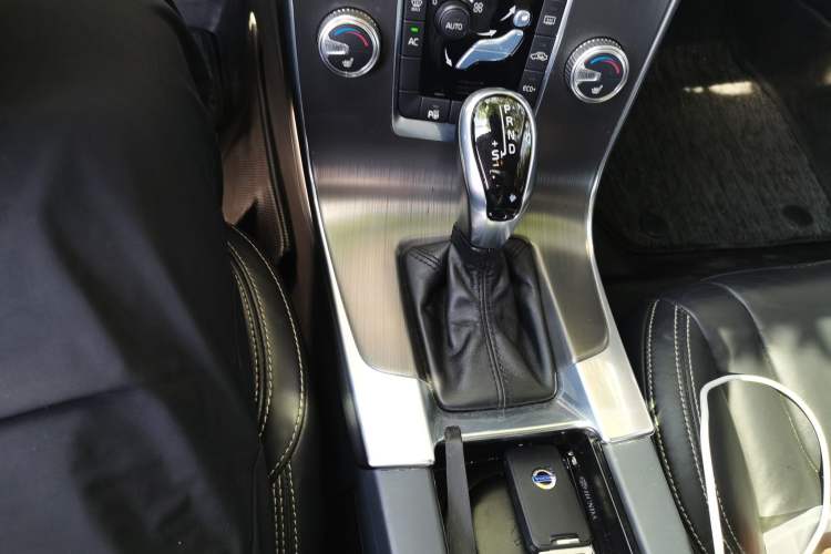 Used Volvo V60 2015 T5 Zhiya Edition Gear Lever