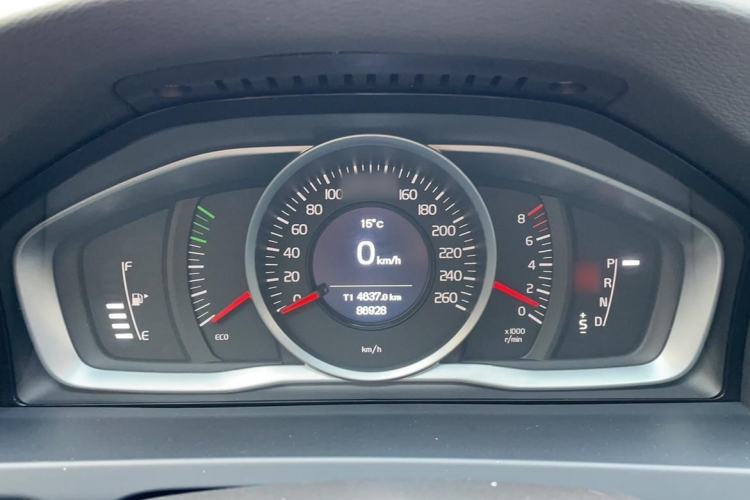 Used Volvo V60 2015 T5 Zhiyi Edition Instrument Cluster