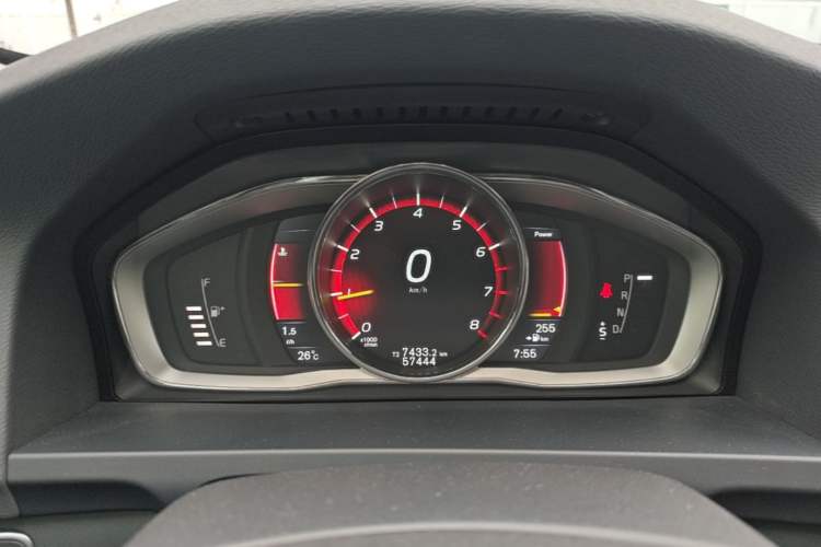 Used Volvo V60 2015 T5 Zhiya Edition Instrument Cluster