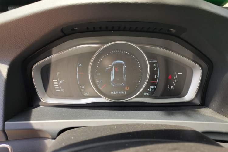 Used Volvo V60 2015 T5 Zhiya Edition Instrument Cluster